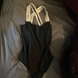CALVIN KLEIN BODYSUIT// S